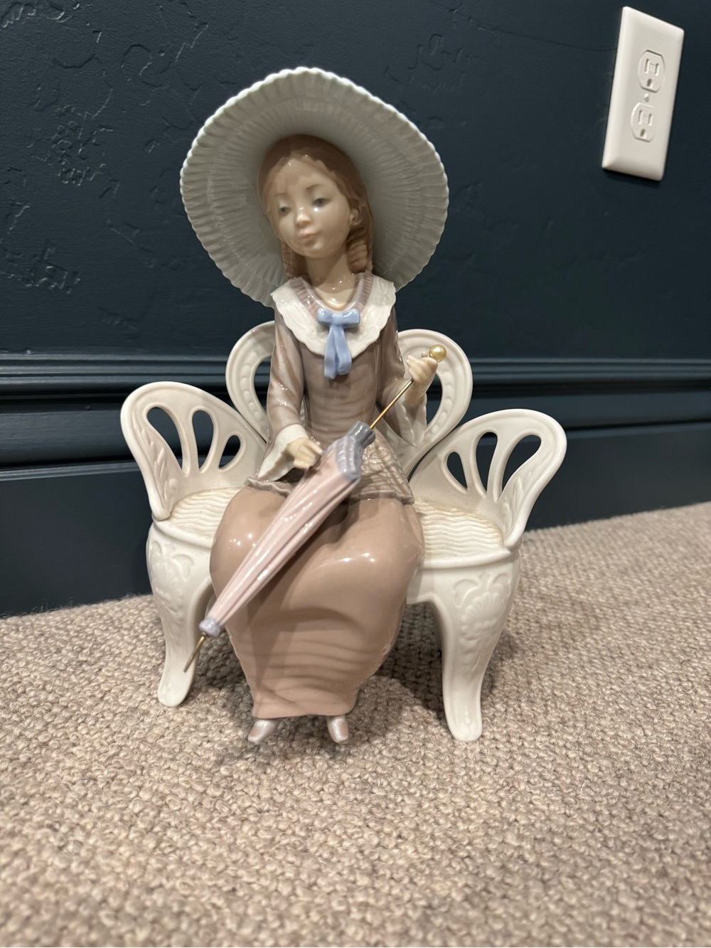 Authentic Lladro Porcelain
Figurine